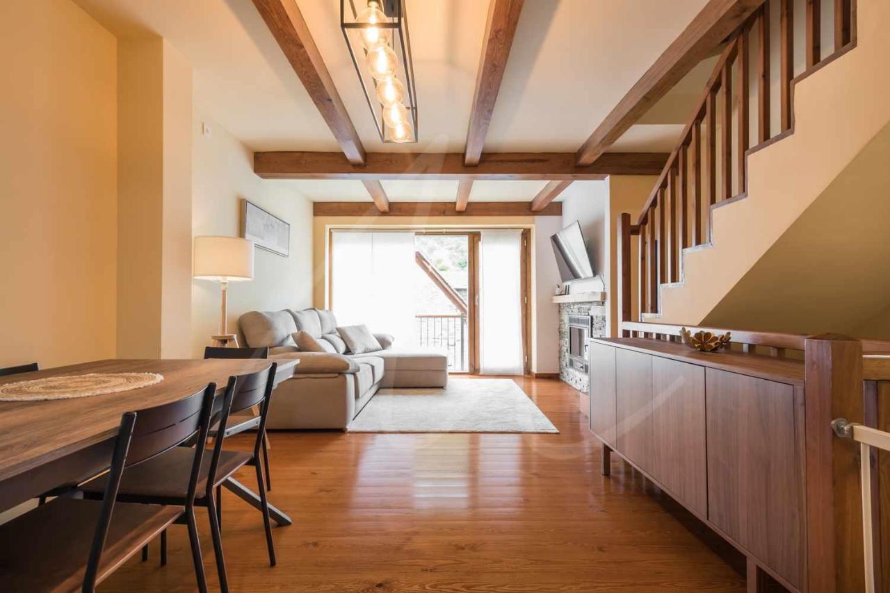 Casa Artiga De Lin By Seamount Rentals Les Bordes Экстерьер фото