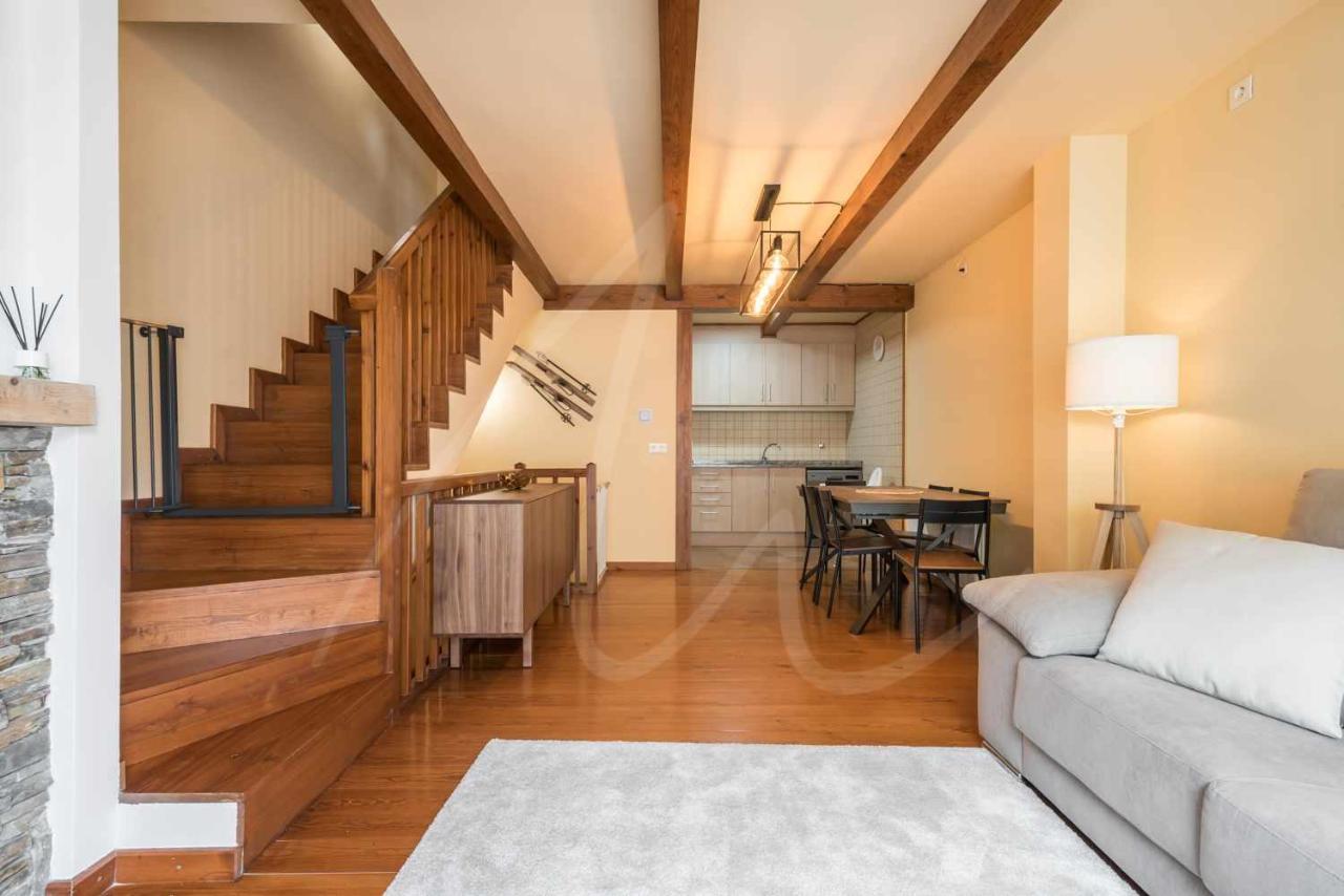 Casa Artiga De Lin By Seamount Rentals Les Bordes Экстерьер фото