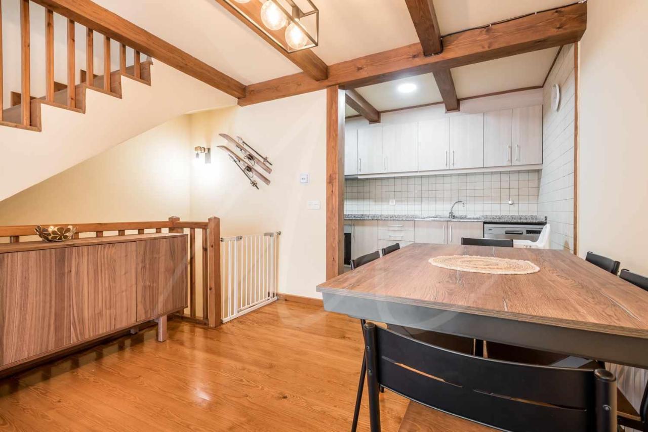 Casa Artiga De Lin By Seamount Rentals Les Bordes Экстерьер фото