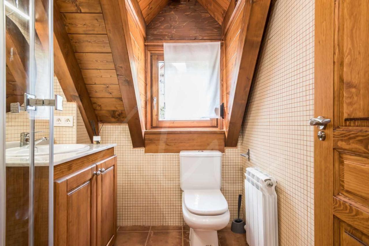 Casa Artiga De Lin By Seamount Rentals Les Bordes Экстерьер фото
