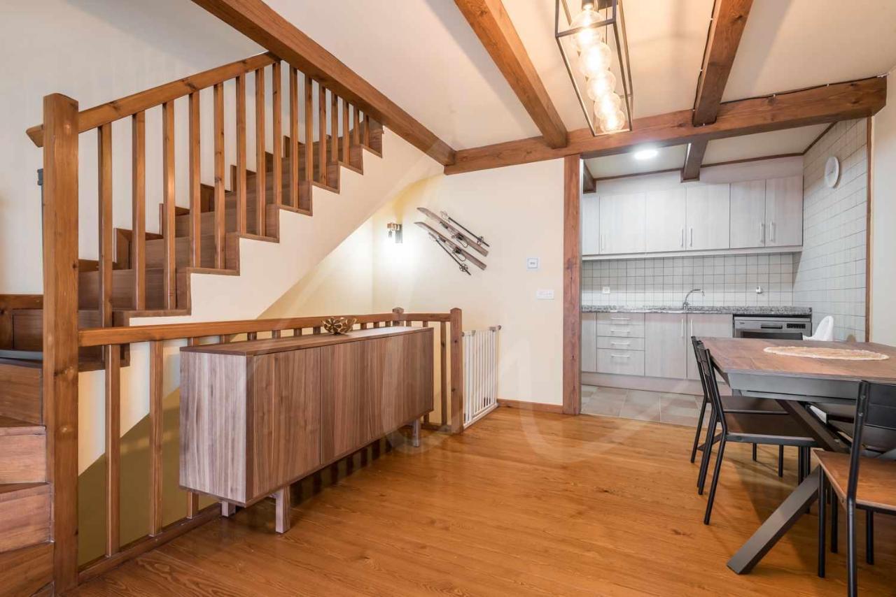 Casa Artiga De Lin By Seamount Rentals Les Bordes Экстерьер фото