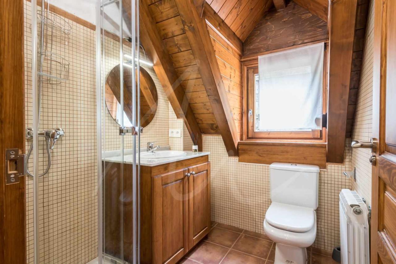 Casa Artiga De Lin By Seamount Rentals Les Bordes Экстерьер фото